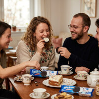 Oreo Birthday Cake China 97g Kakao Doppelkekse mit Vanille Geschmack und Zuckerstreuseln